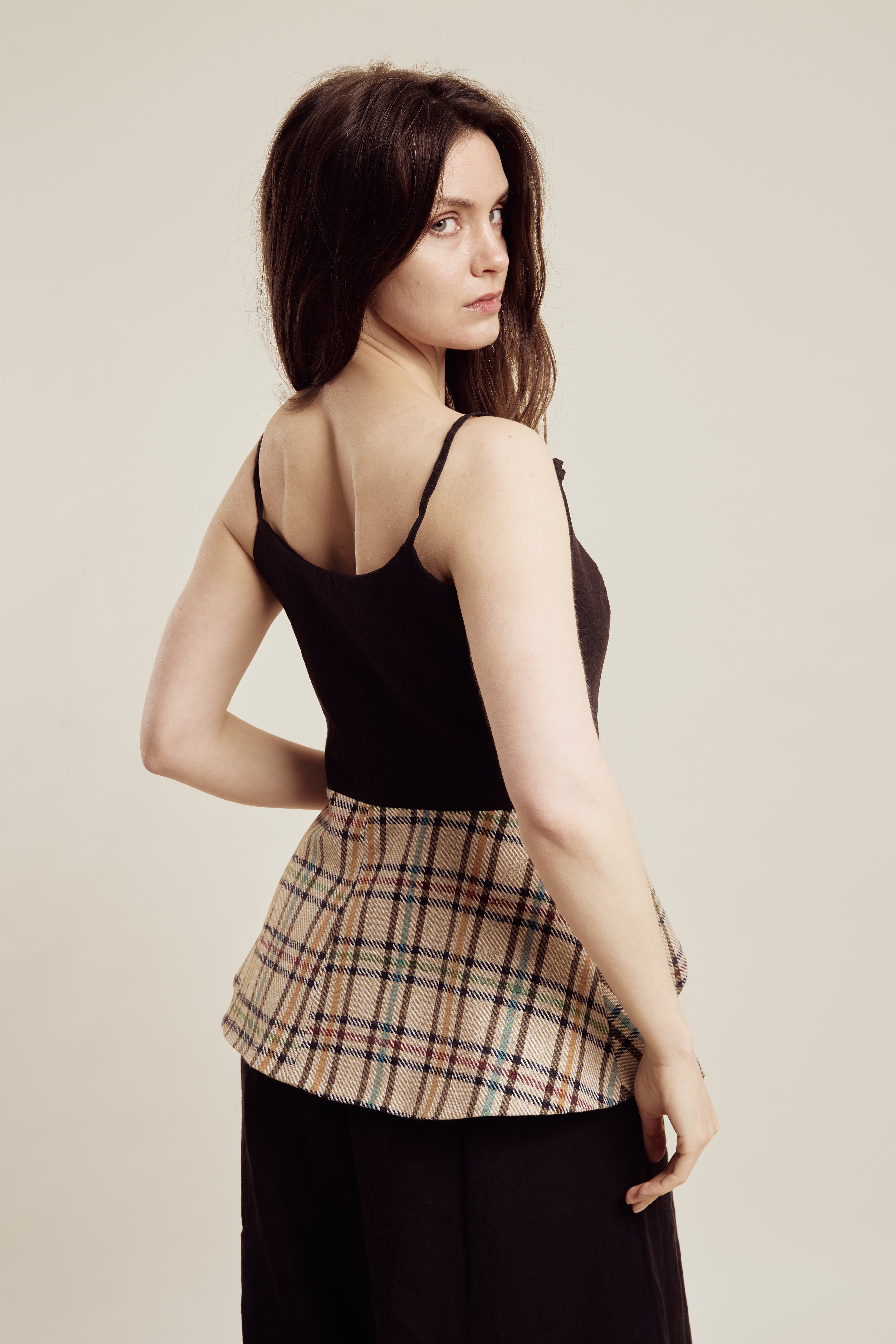 STRAP SLEEVE PEPUM TOP